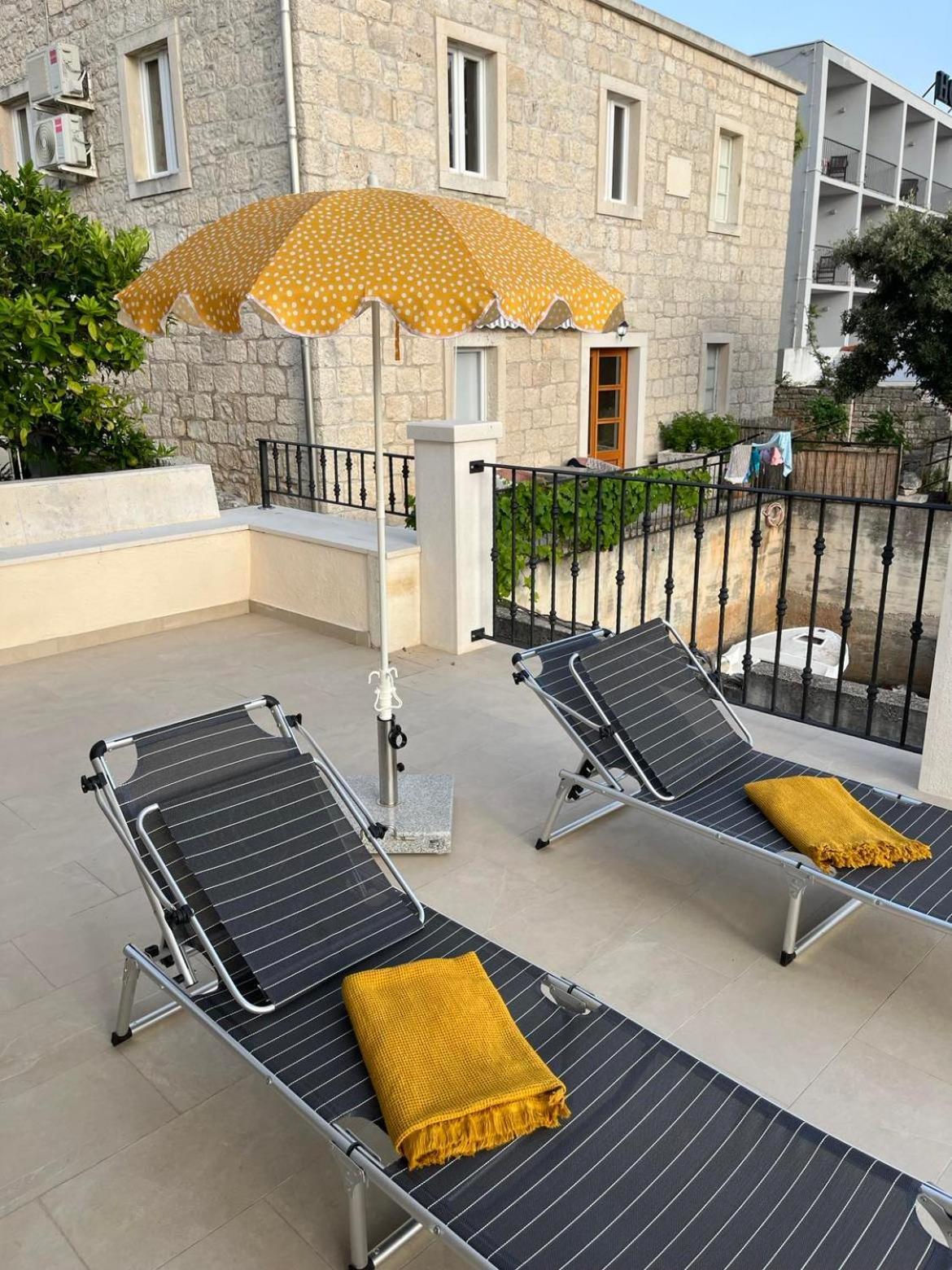 Apartments Barbaresko Λομπάρδα Εξωτερικό φωτογραφία