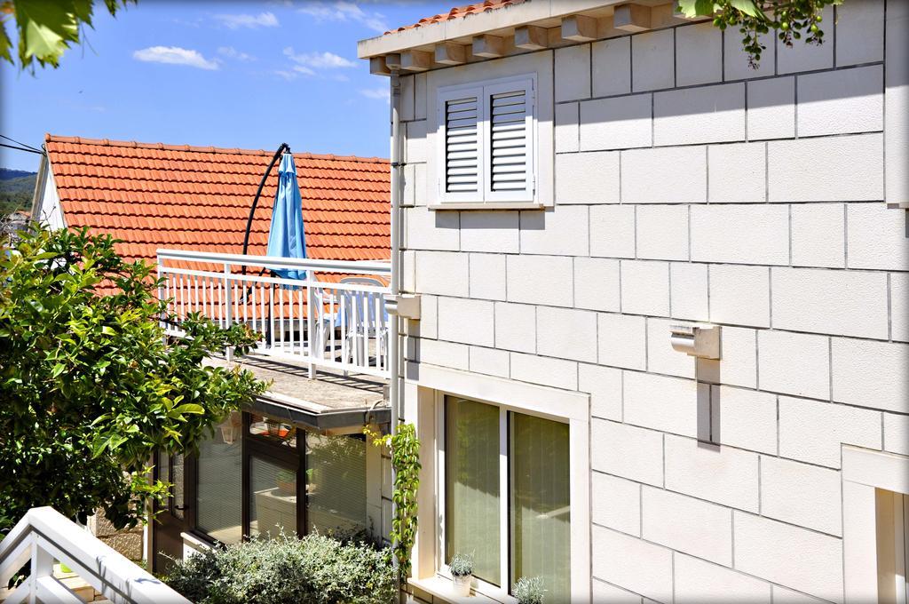 Apartments Barbaresko Λομπάρδα Εξωτερικό φωτογραφία